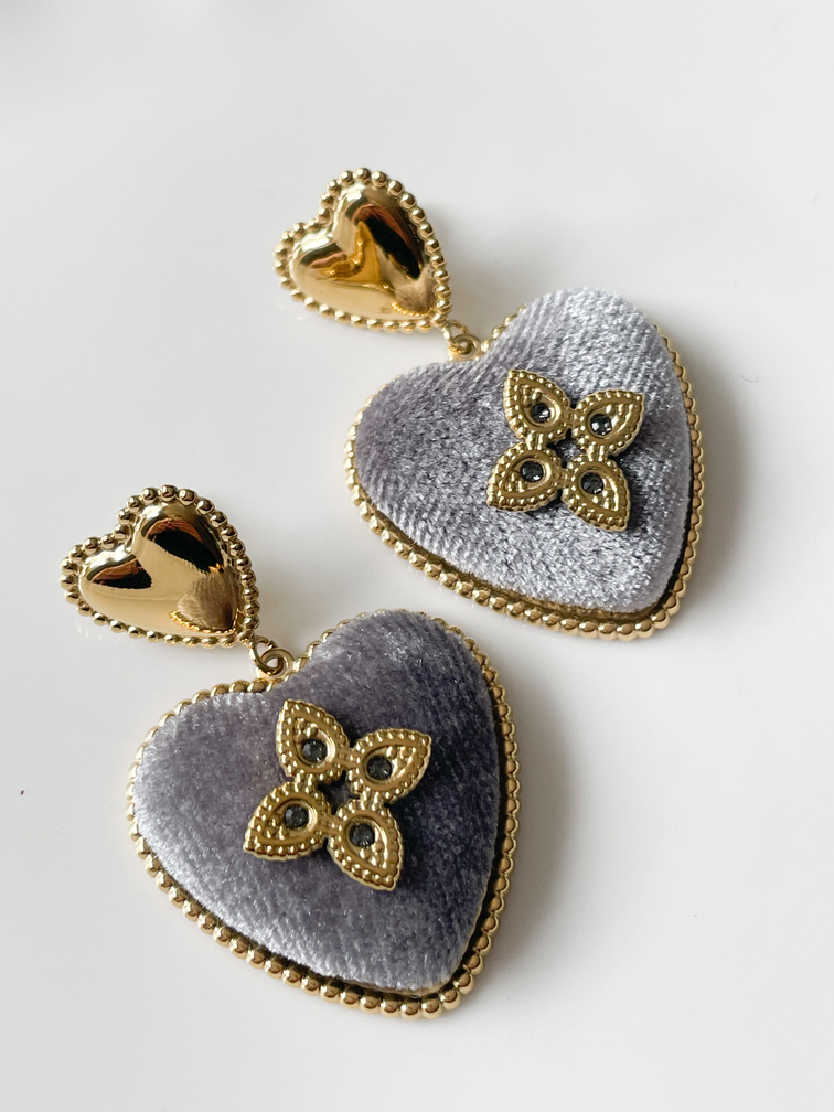 Boucles coeur velours gris doré du live