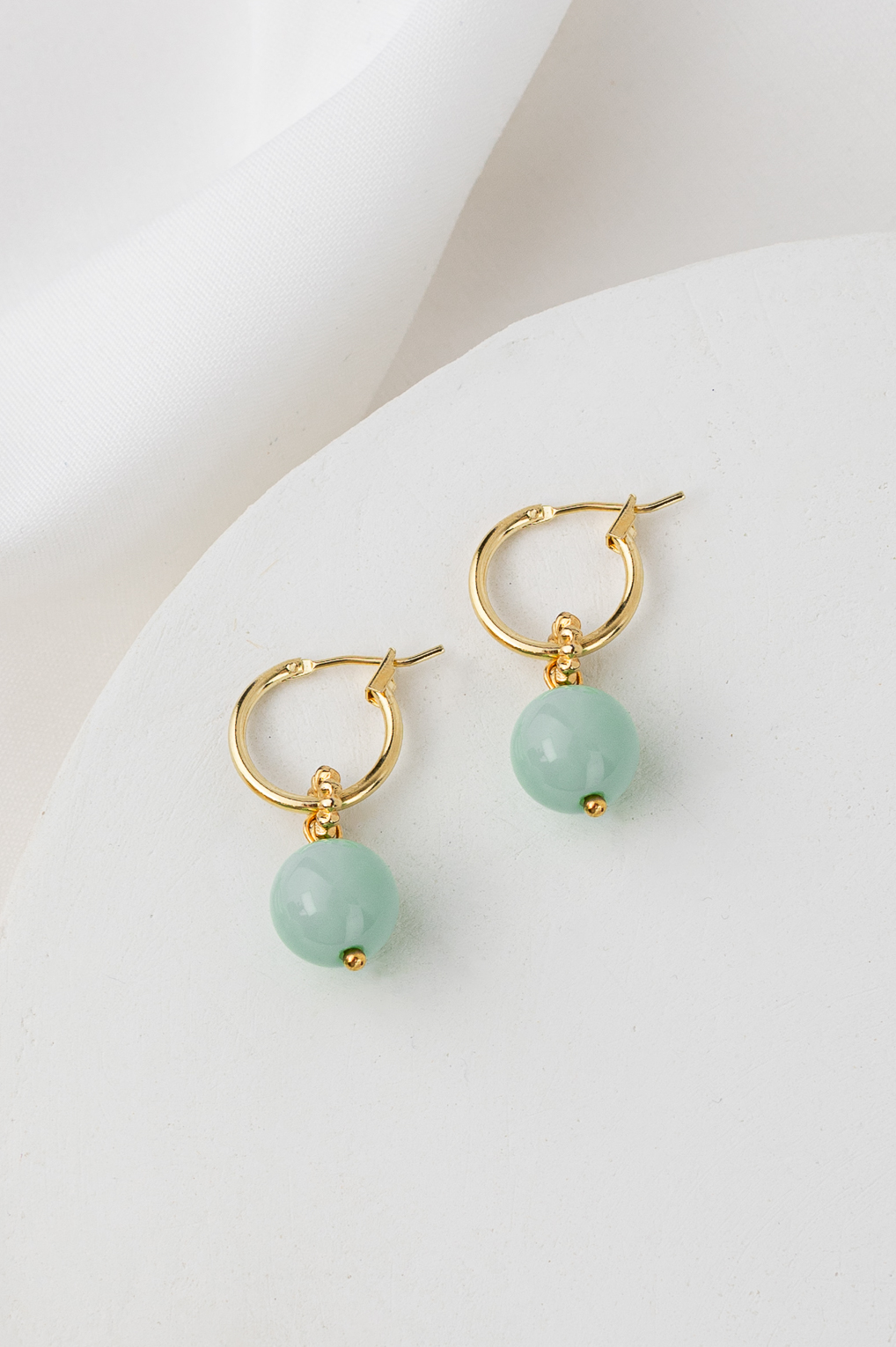 Boucles Lara vert clair doré de Shlomit Ofir