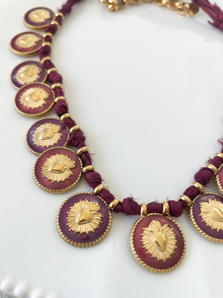 Collier médailles coeurs prune doré