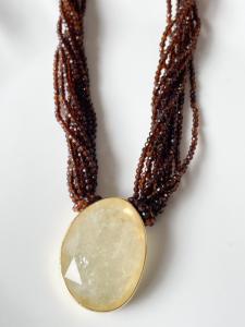 Collier pierre marron doré du Live