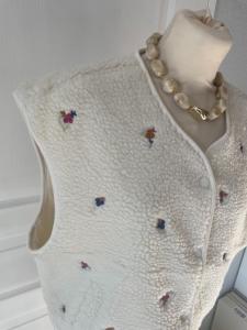gilet sans manche moumoute beige fleurs 36/40