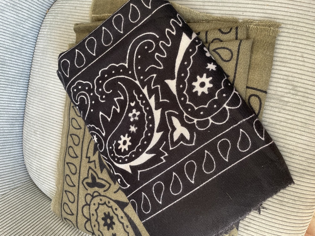 foulard bandana noir tout doux